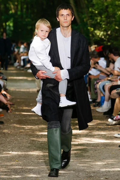 Look 24